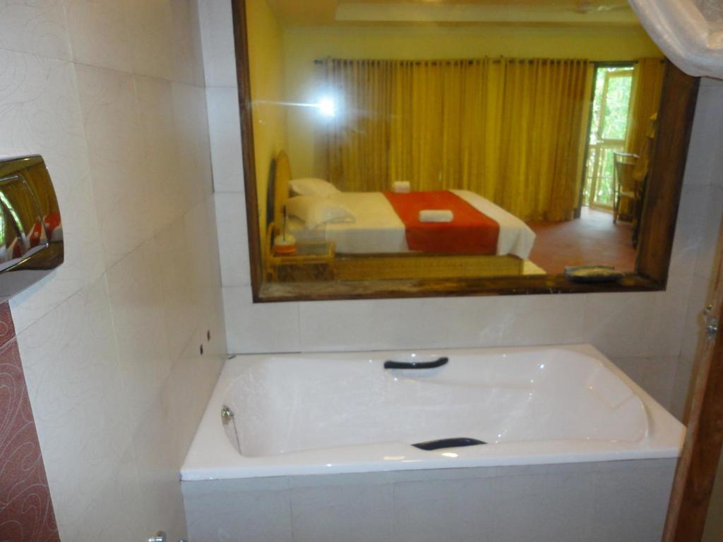 Deluxe Double or Twin Room with Balcony